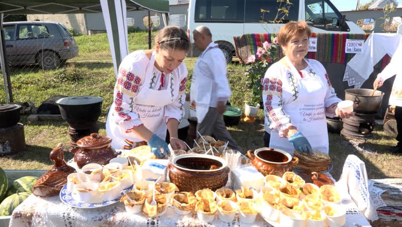 Dulceață din usturoi și ardei iuți, la un festival din Hădărăuți