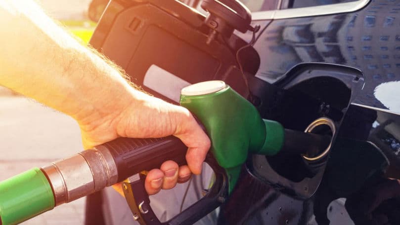 Carburanții continuă să se scumpească: Noile prețuri plafon