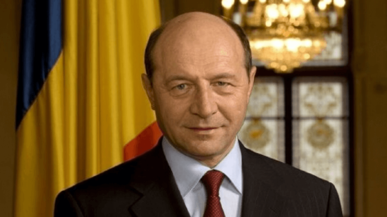 Mesajul fostului președinte al României după alegerile parlamentare. „Urmaşii lui ŞTEFAN CEL MARE l-au învăţat pe Vladimir Putin că omenirea a inventat ceva mai puternic decât toate armele”