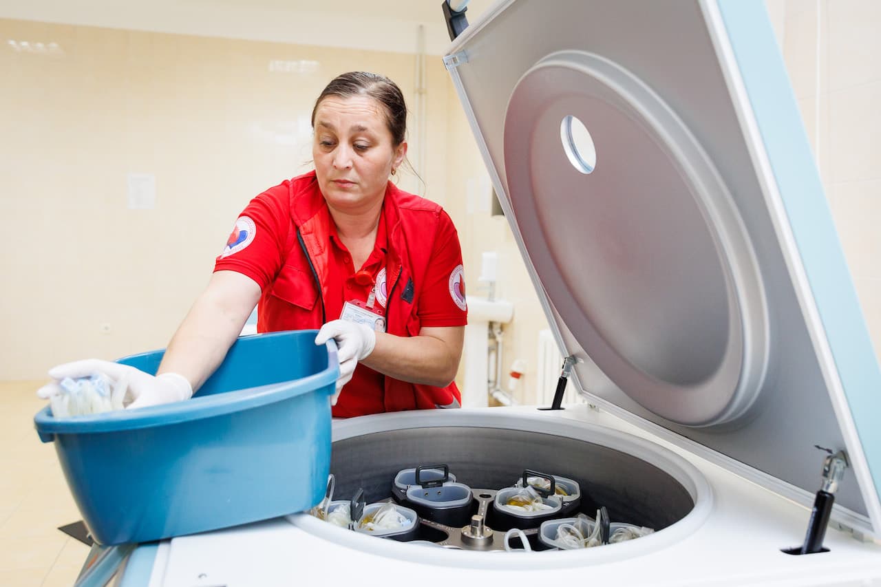 Donație de echipamente frigorifice de 158 de mii de dolari pentru secțiile și cabinetele de transfuzie din R. Moldova