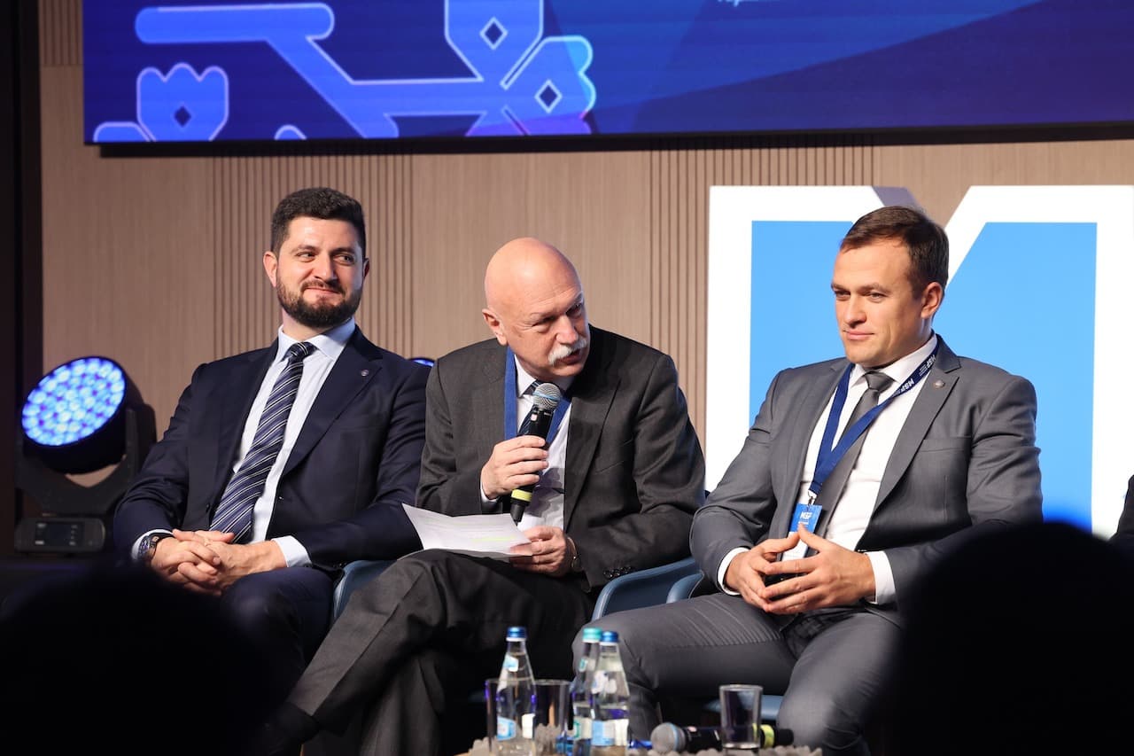 Ultimul pilon al Liniei electrice Vulcănești-Chișinău a fost instalat, anunță ministrul Energiei, Dorin Junghietu