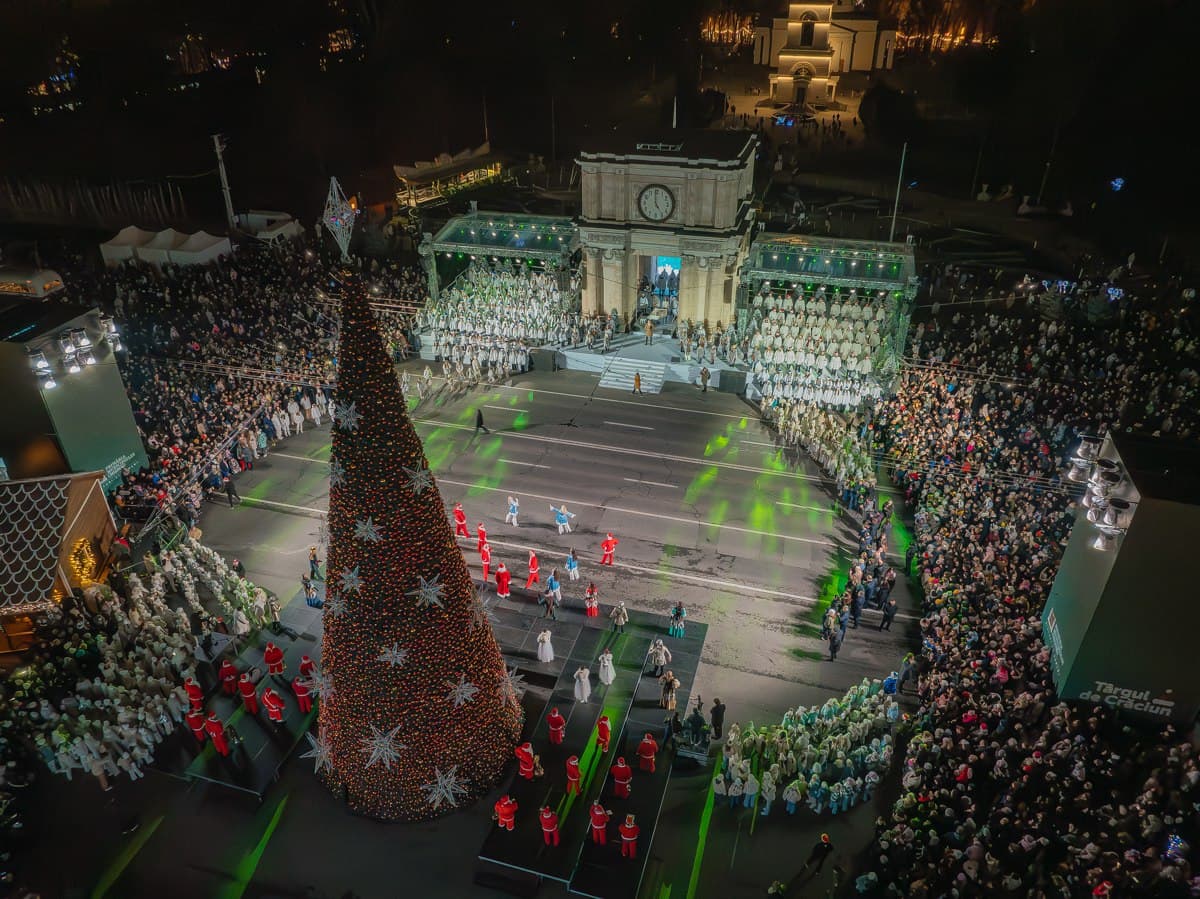 Inaugurarea pomului și târgului de Crăciun, din centrul capitalei, va avea loc pe 5 decembrie