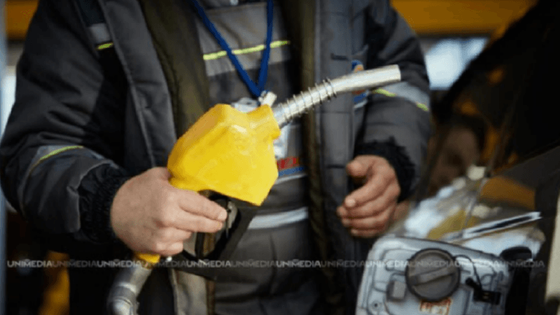 Carburanții se ieftinesc mâine: Prețul motorinei coboară sub 20 lei per litru. Cât va costa benzina