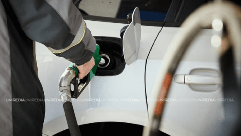 Scumpiri „fără frâne” la carburanți: Prețul motorinei crește mâine cu încă 11 bani. Cât va costa benzina